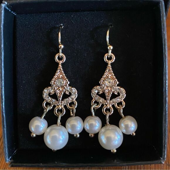 Beautiful earrings faux pearl diamond gold dangle - Picture 2 of 5